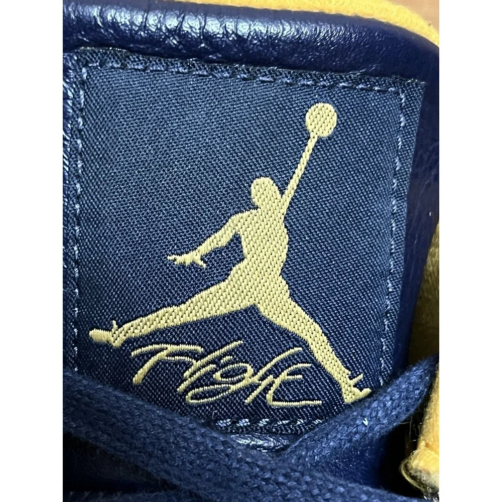 Nike Air Jordan 4 Retro 